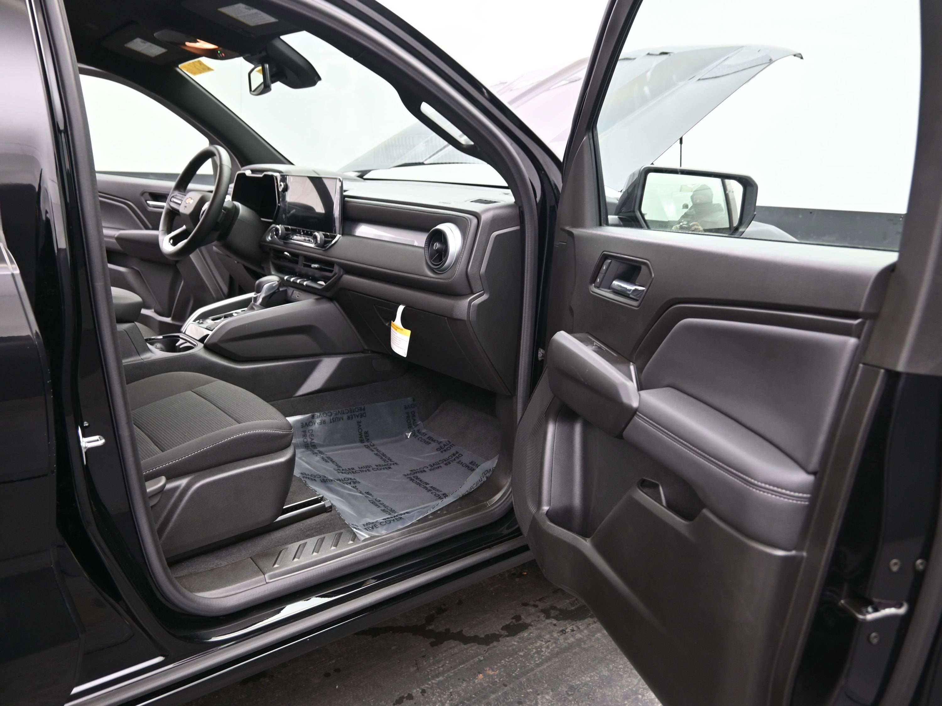 2025 Chevrolet Colorado WT/LT