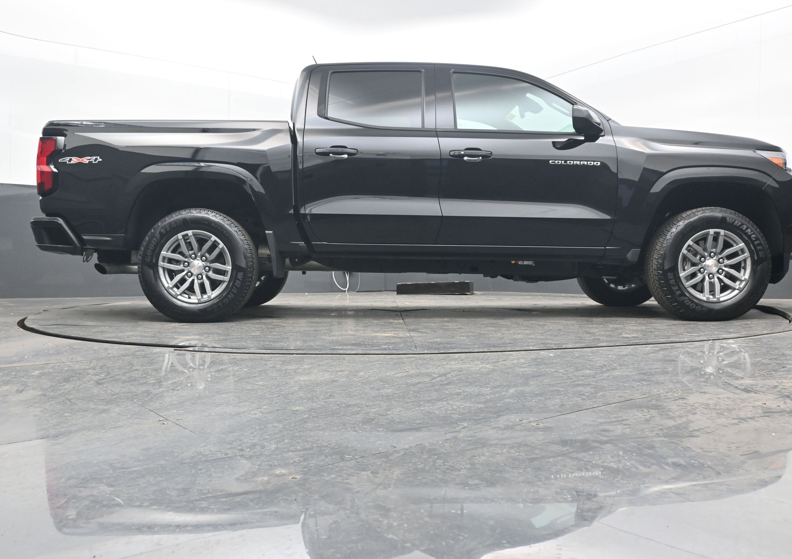 2025 Chevrolet Colorado WT/LT