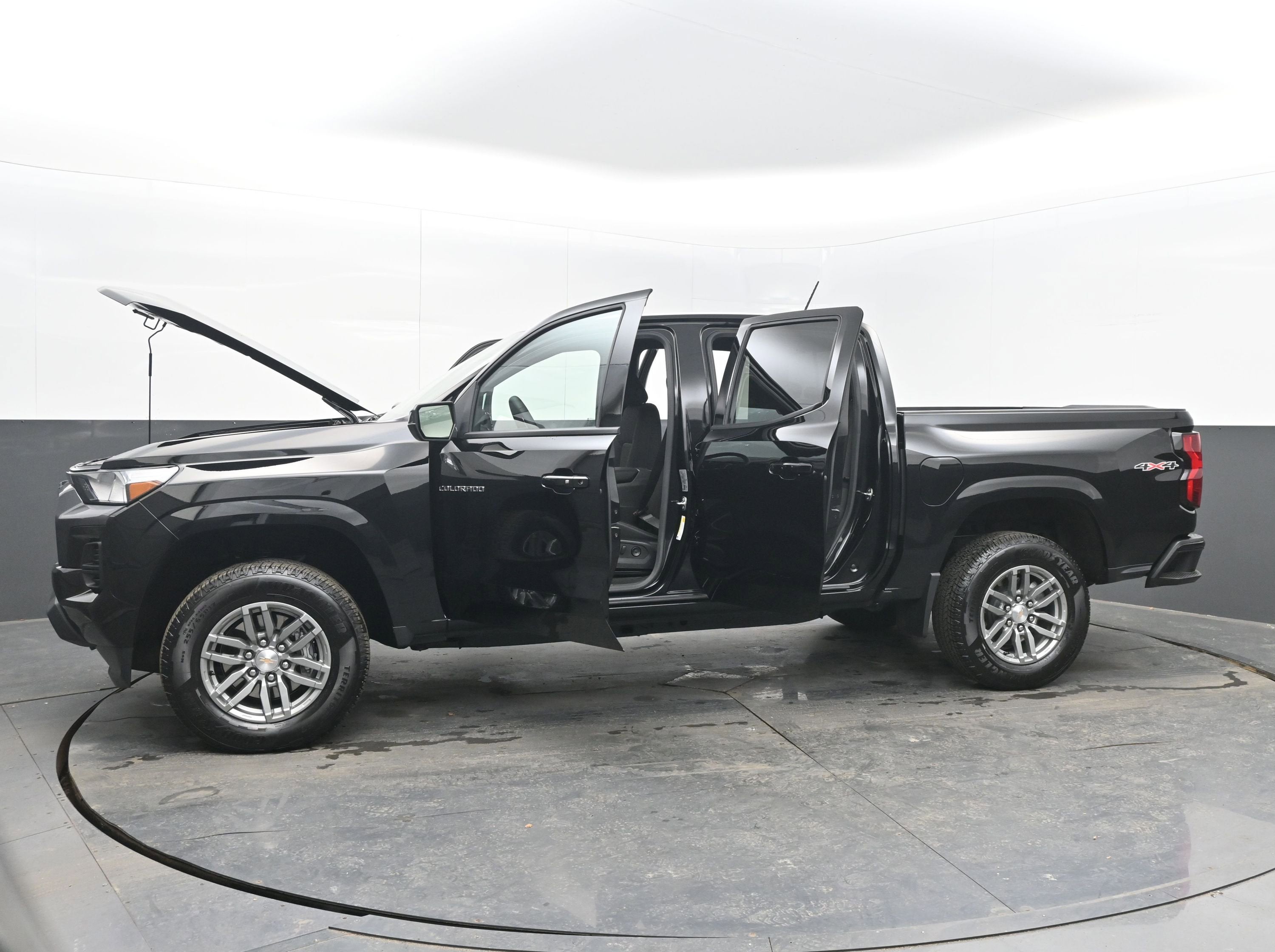 2025 Chevrolet Colorado WT/LT