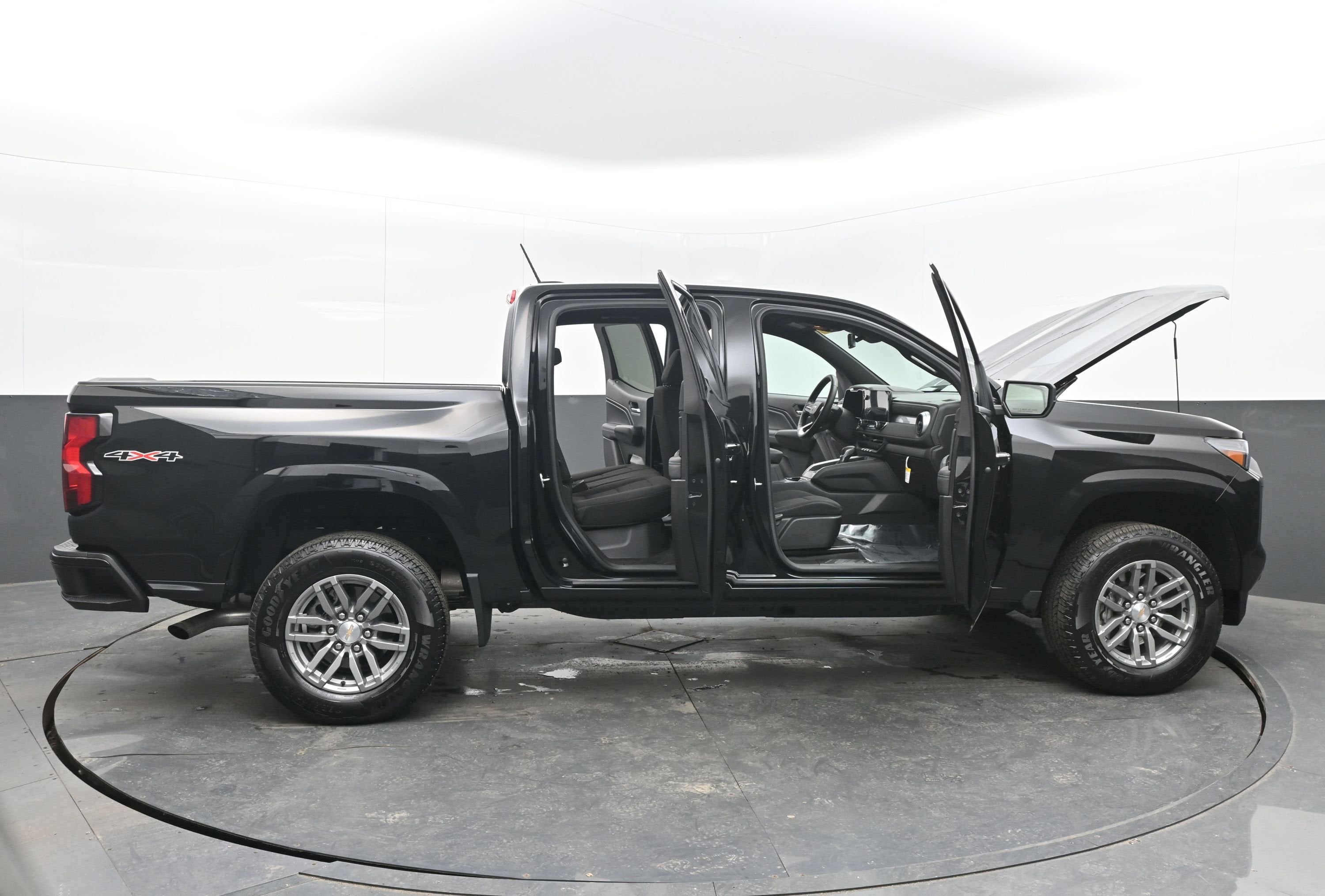 2025 Chevrolet Colorado WT/LT