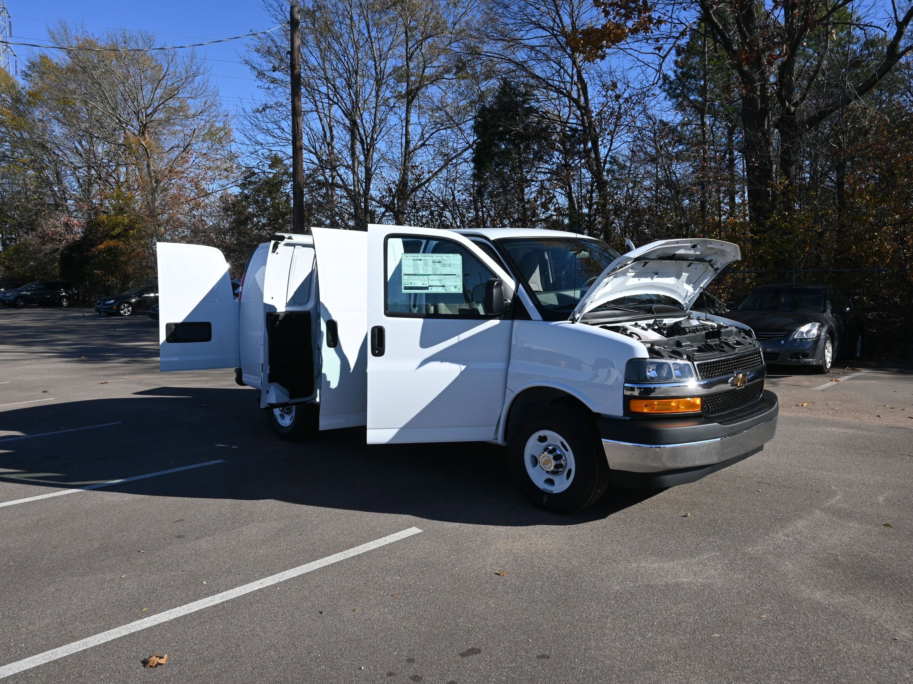 2025 Chevrolet Express Cargo 2500 WT