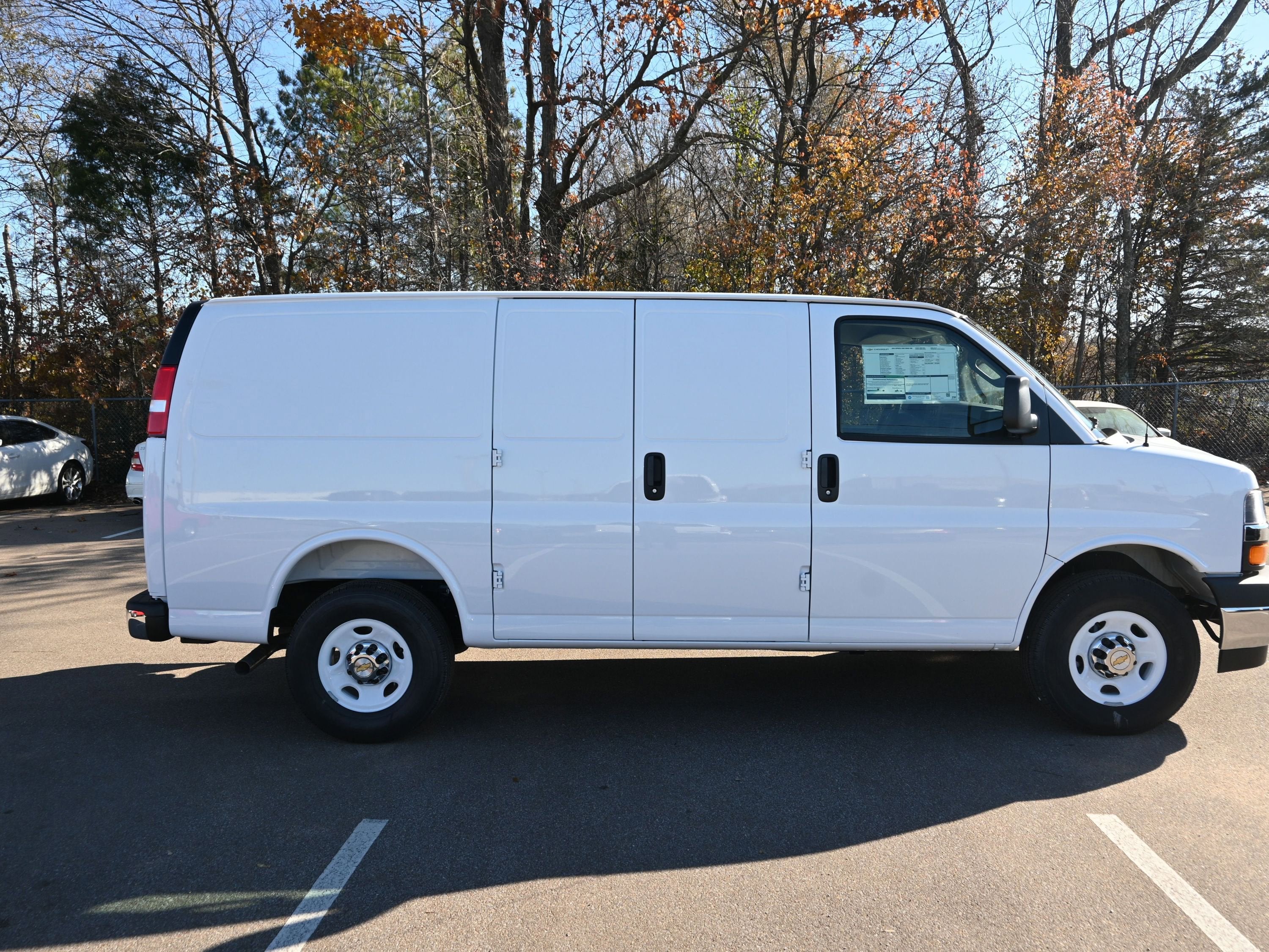 2025 Chevrolet Express Cargo 2500 WT