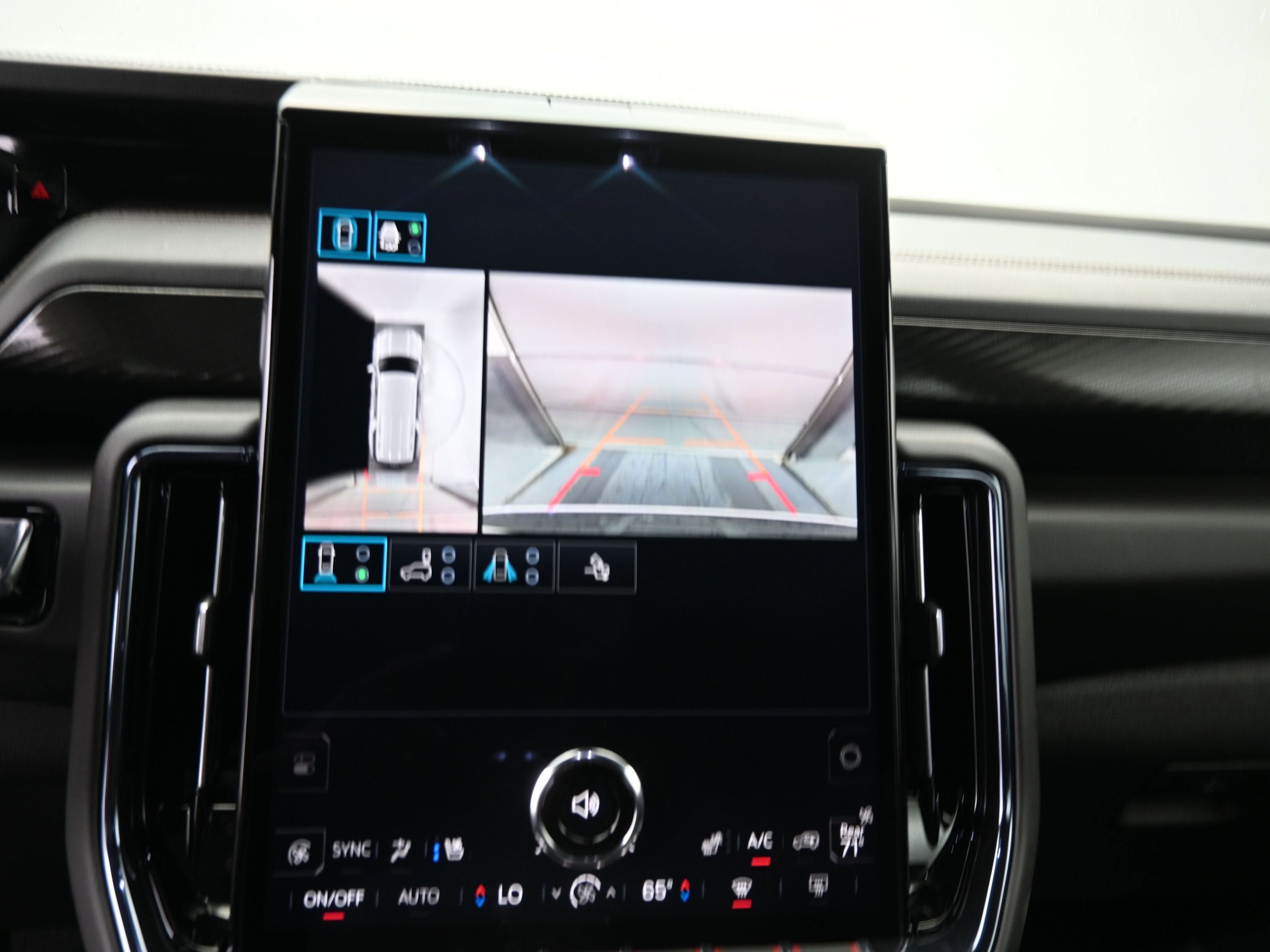 2025 GMC Yukon XL AT4