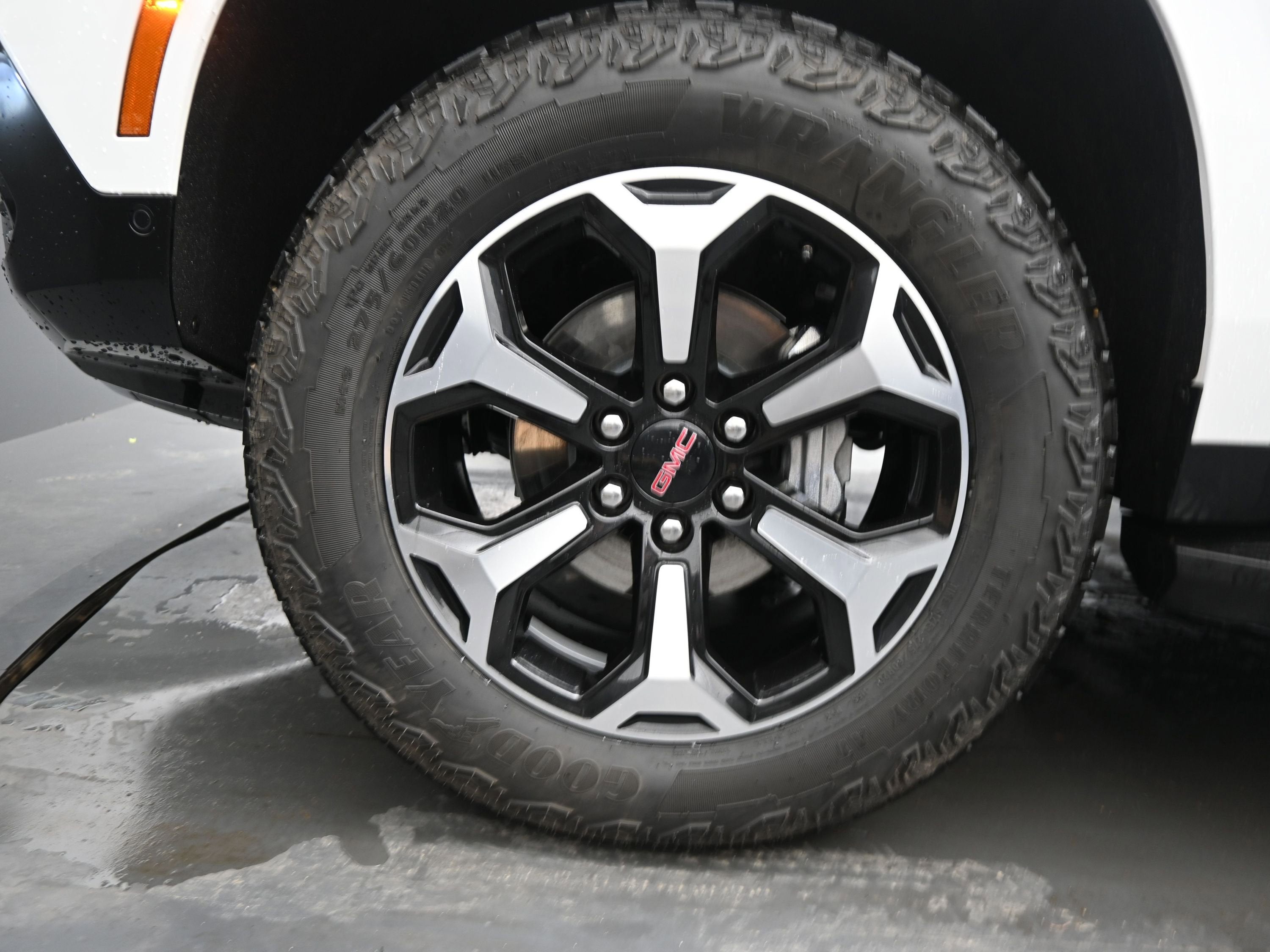 2025 GMC Yukon XL AT4