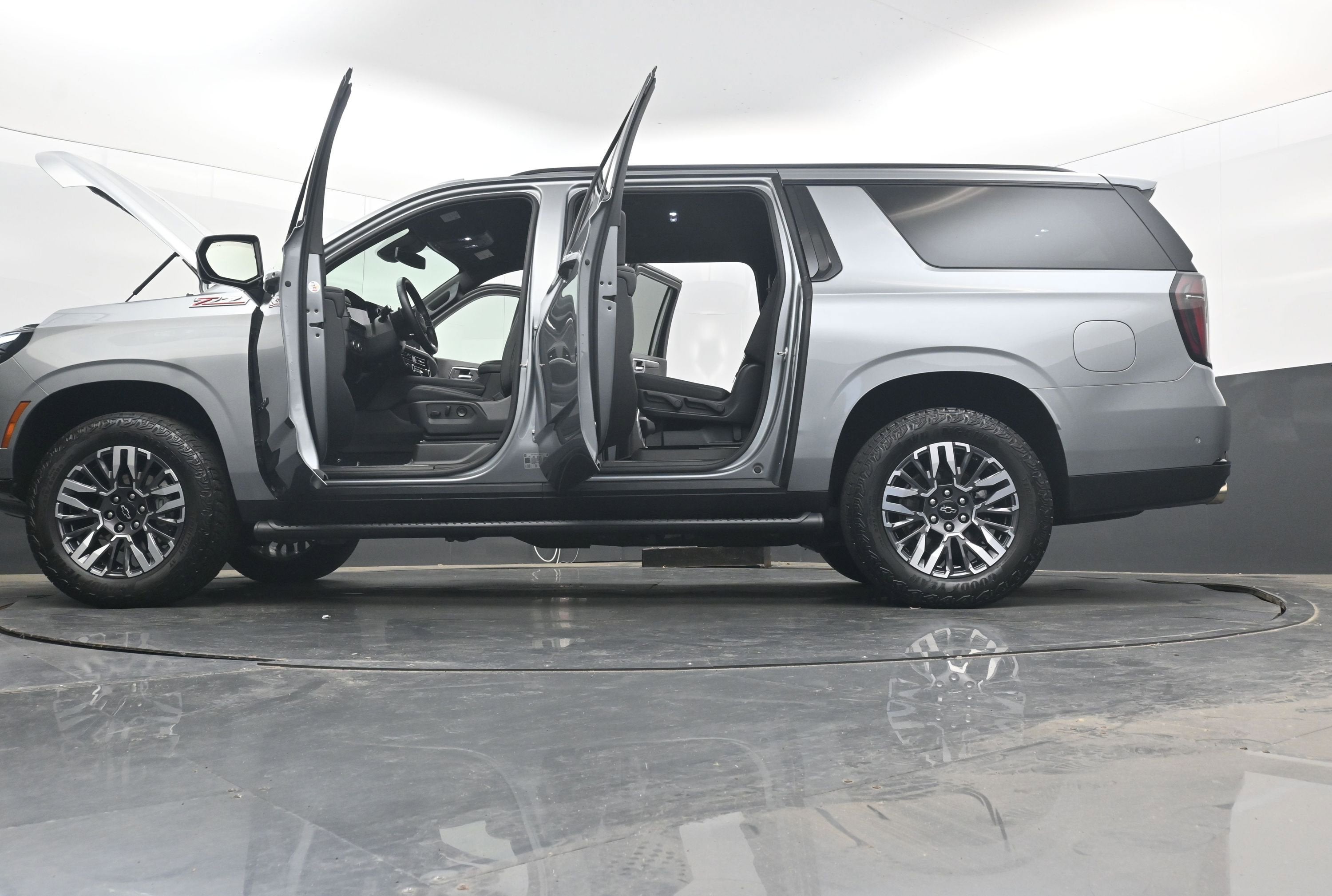2025 Chevrolet Suburban Z71