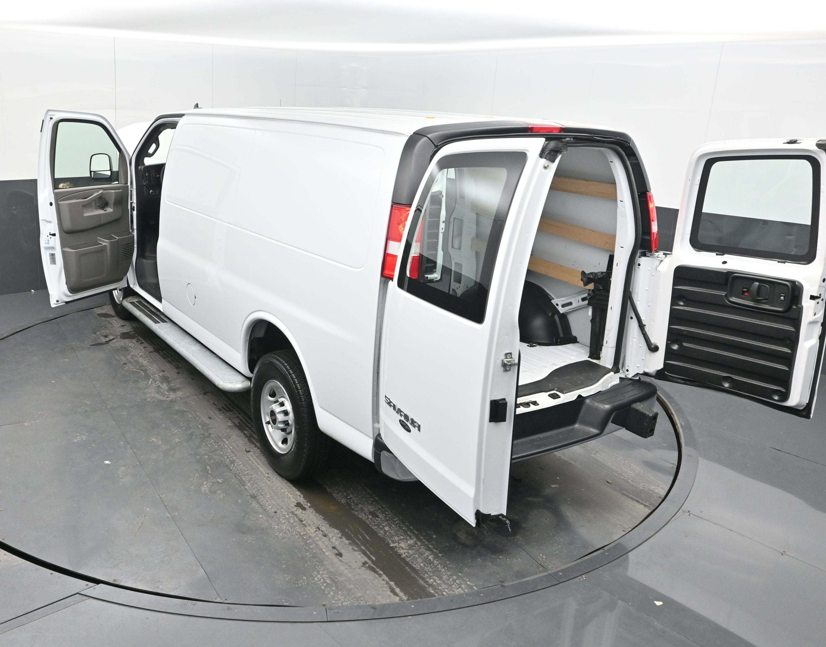 2024 GMC Savana Cargo 2500 Work Van