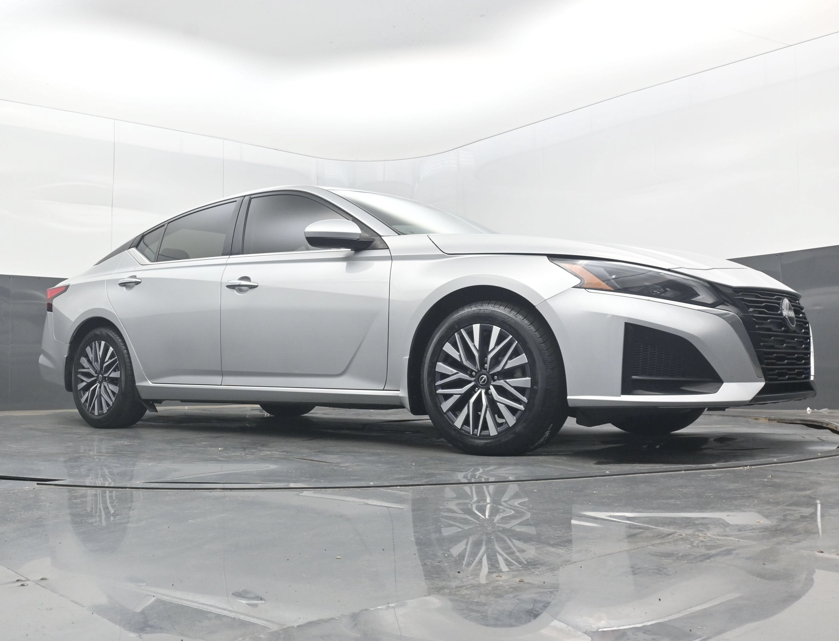 2023 Nissan Altima SV FWD