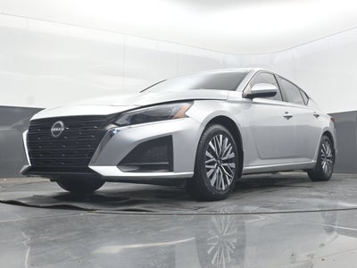 2023 Nissan Altima SV FWD