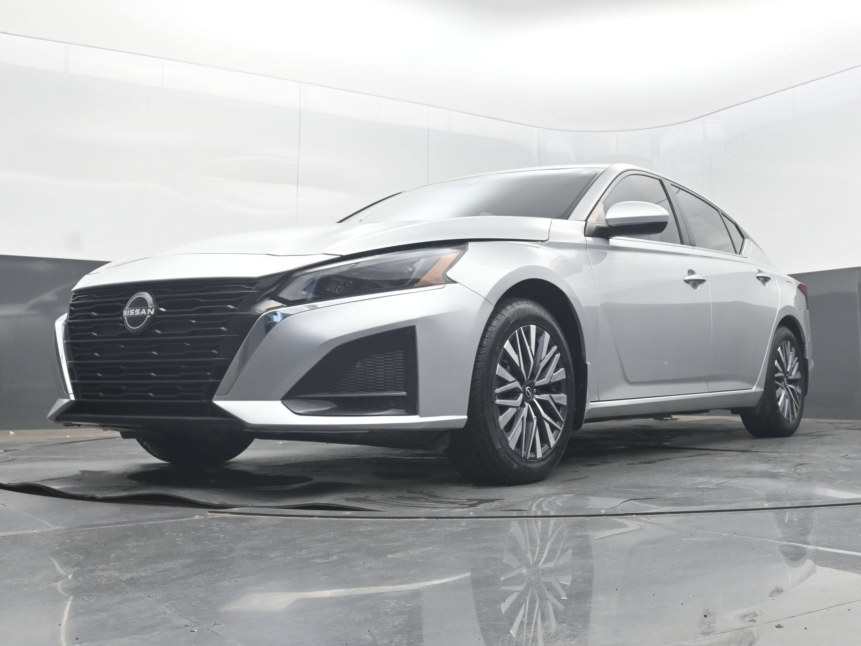 2023 Nissan Altima SV FWD