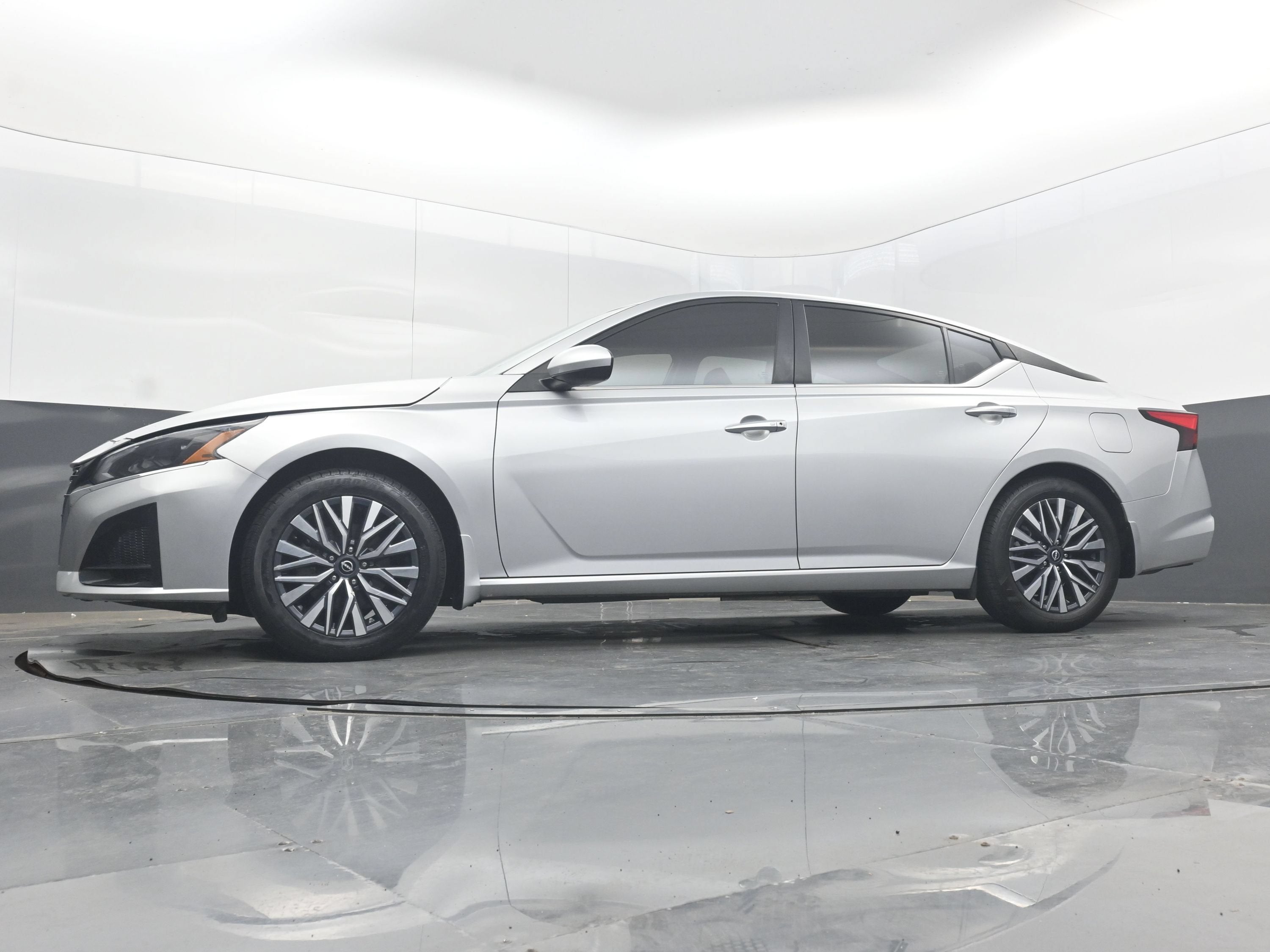 2023 Nissan Altima SV FWD