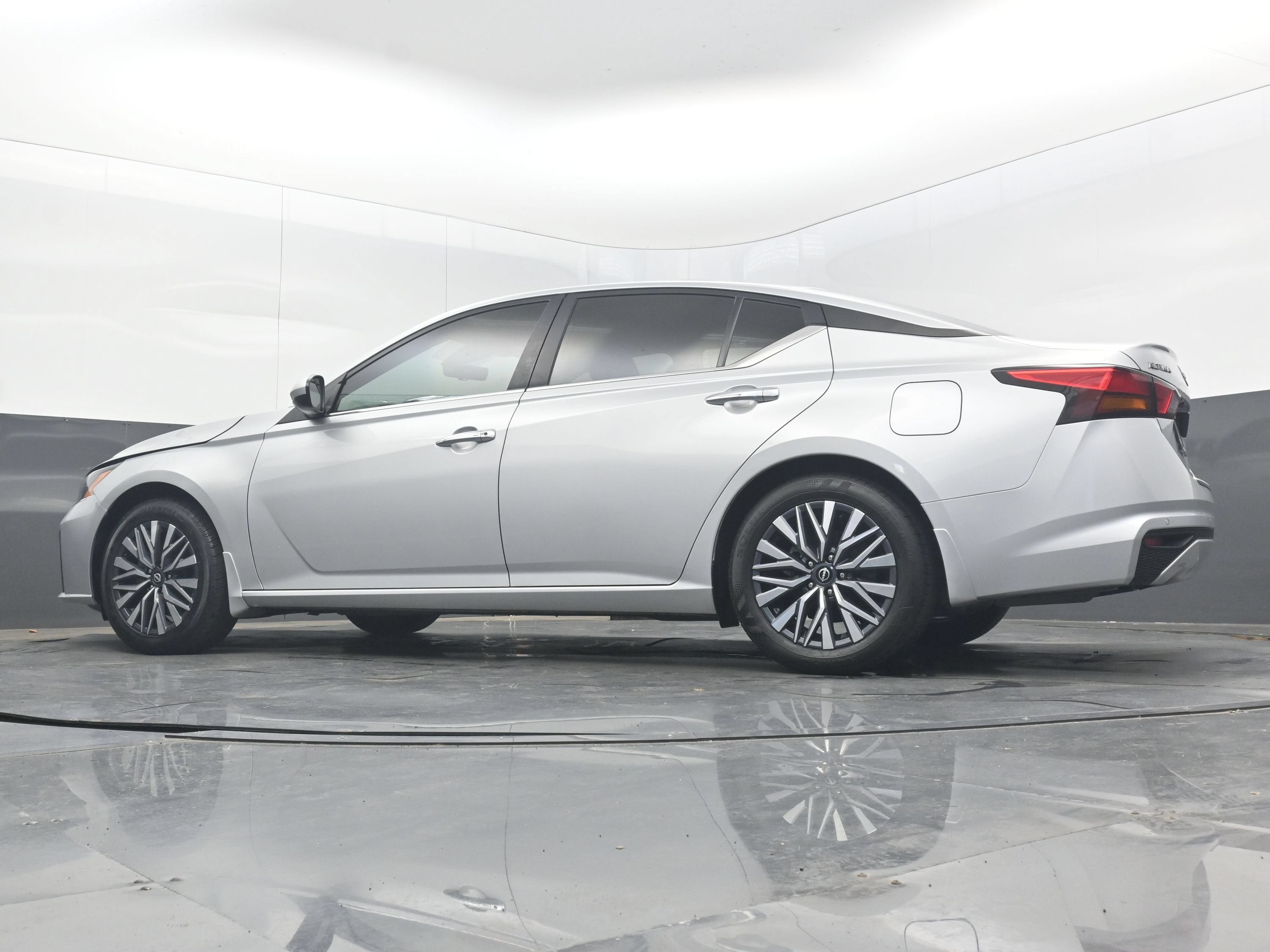 2023 Nissan Altima SV FWD