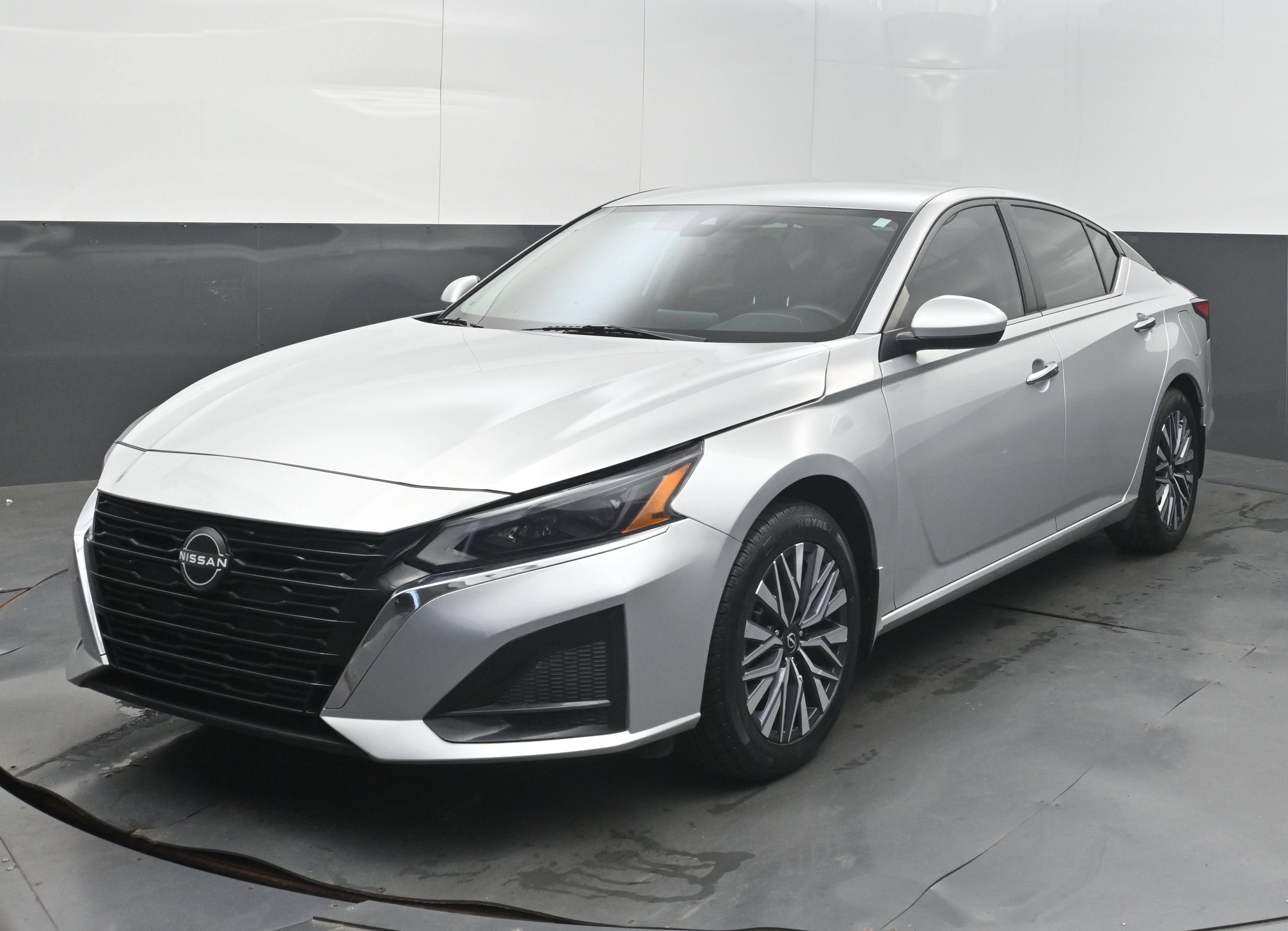 2023 Nissan Altima SV FWD