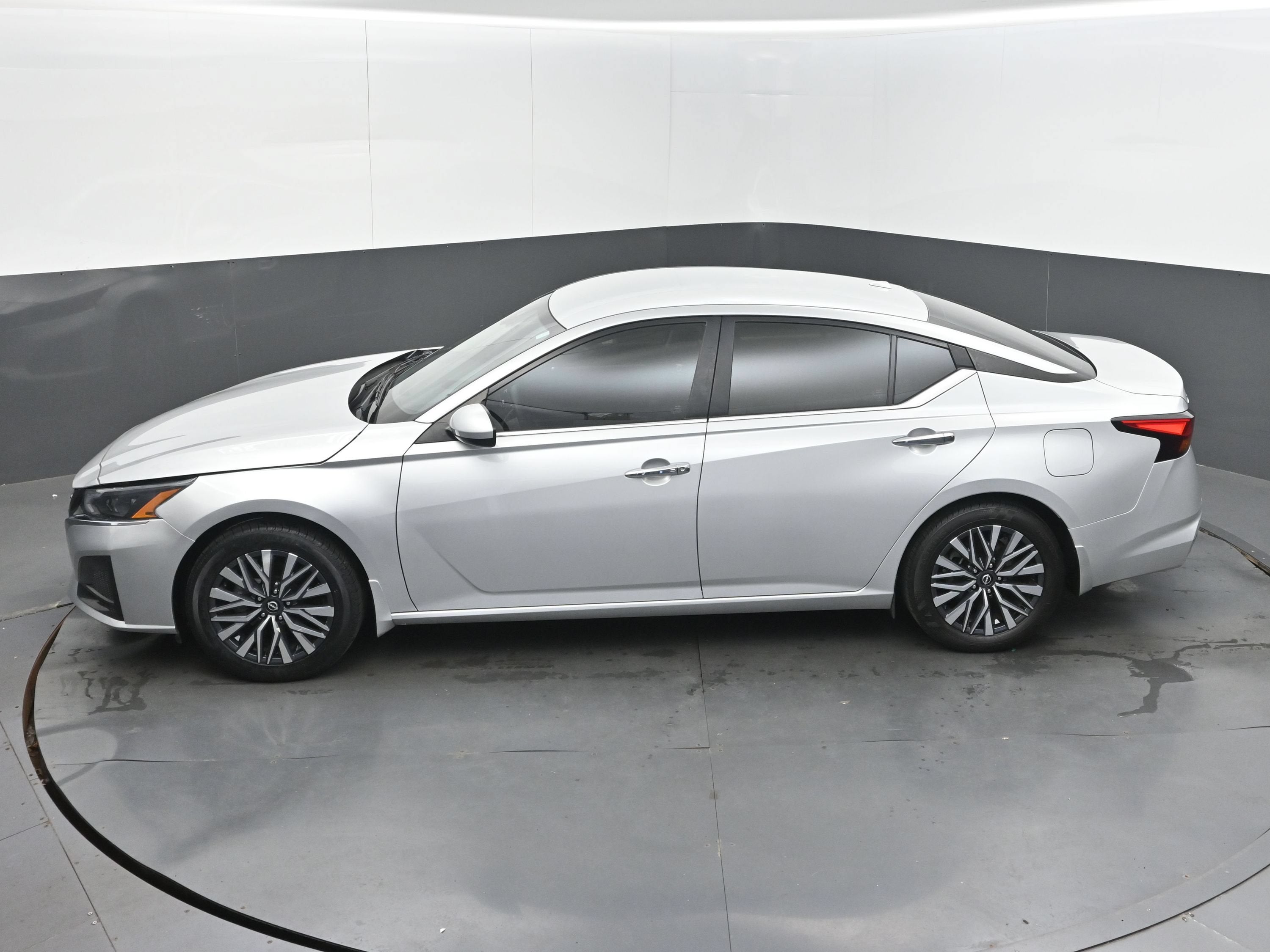 2023 Nissan Altima SV FWD