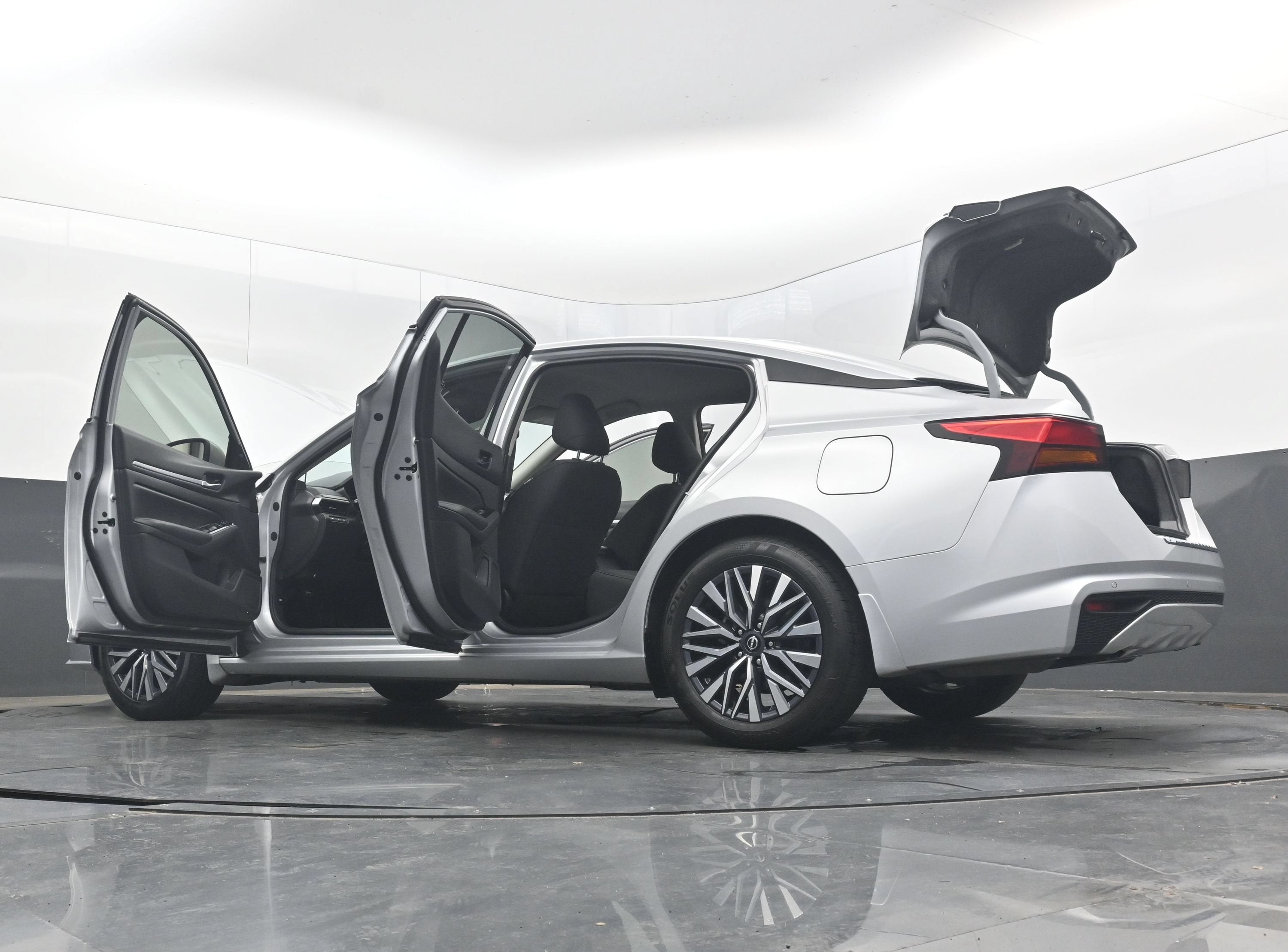 2023 Nissan Altima SV FWD