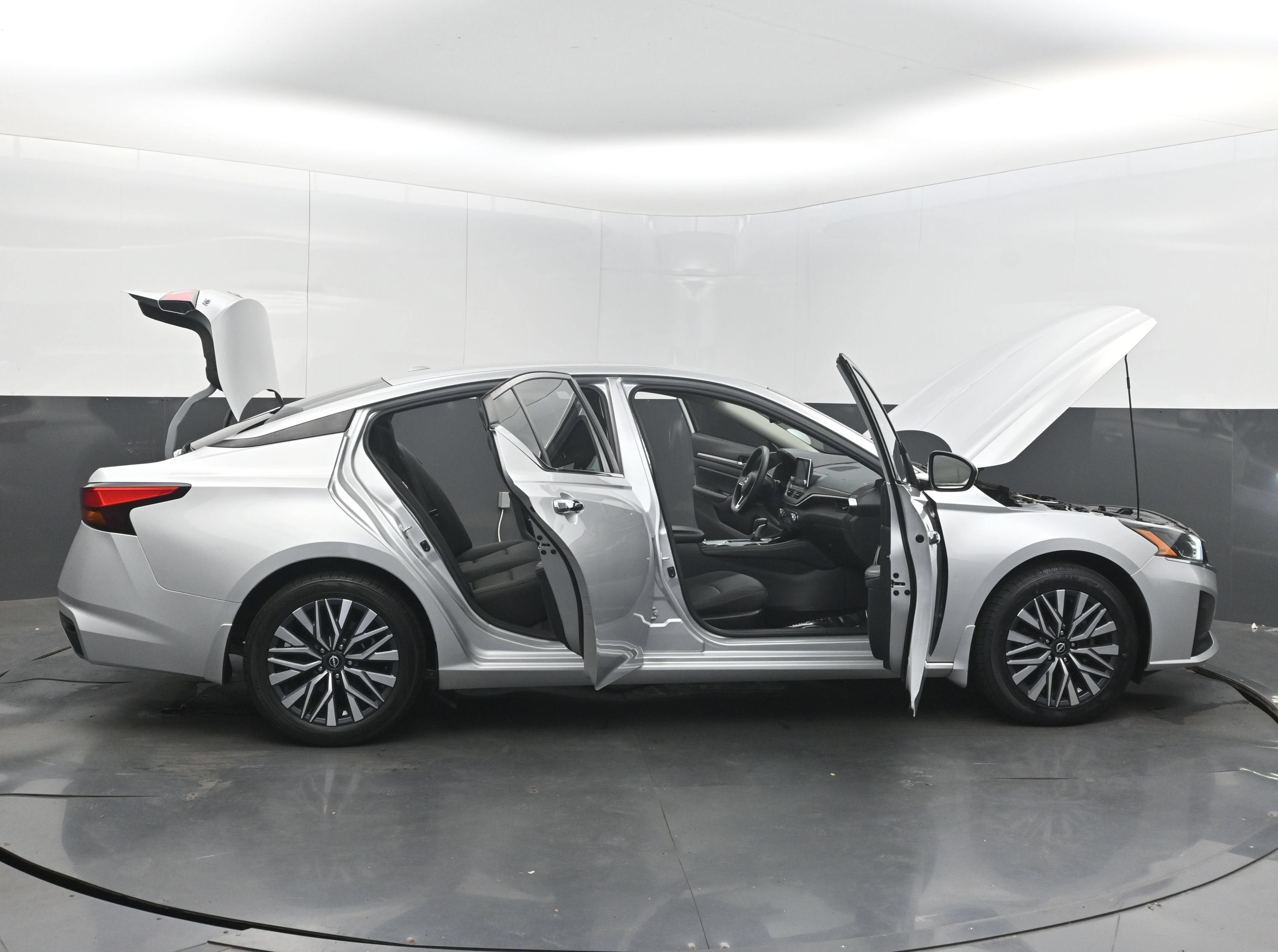 2023 Nissan Altima SV FWD