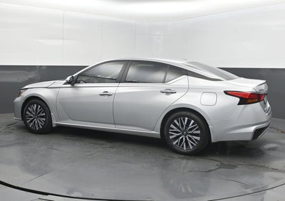 2023 Nissan Altima SV FWD