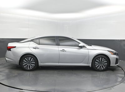 2023 Nissan Altima SV FWD