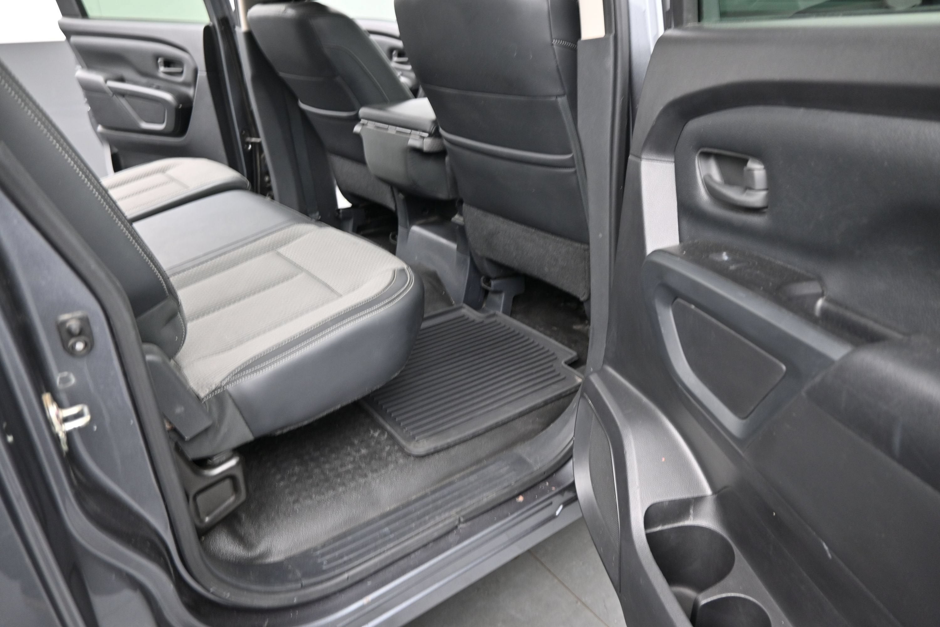 2018 Nissan TITAN S