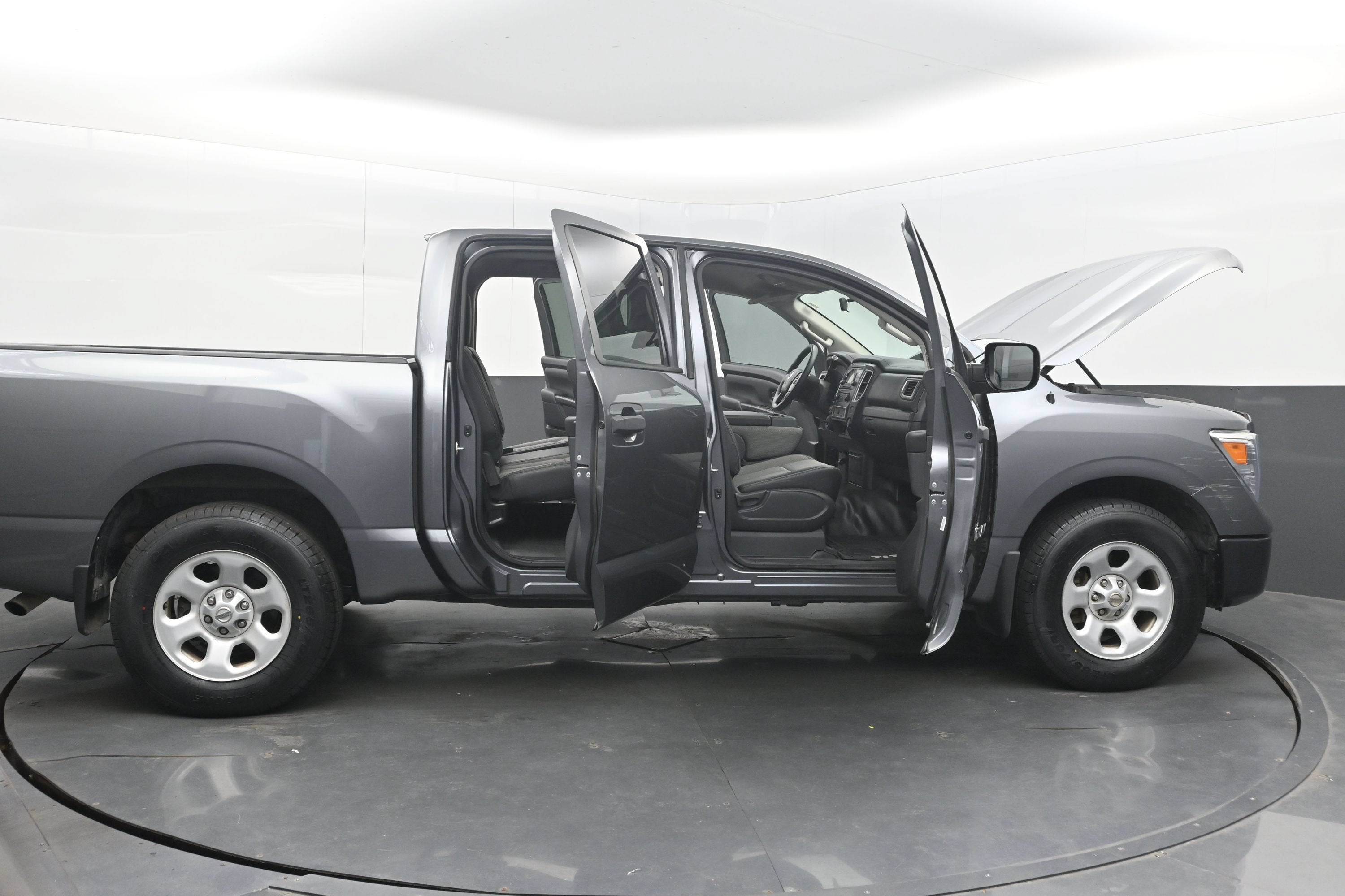 2018 Nissan TITAN S