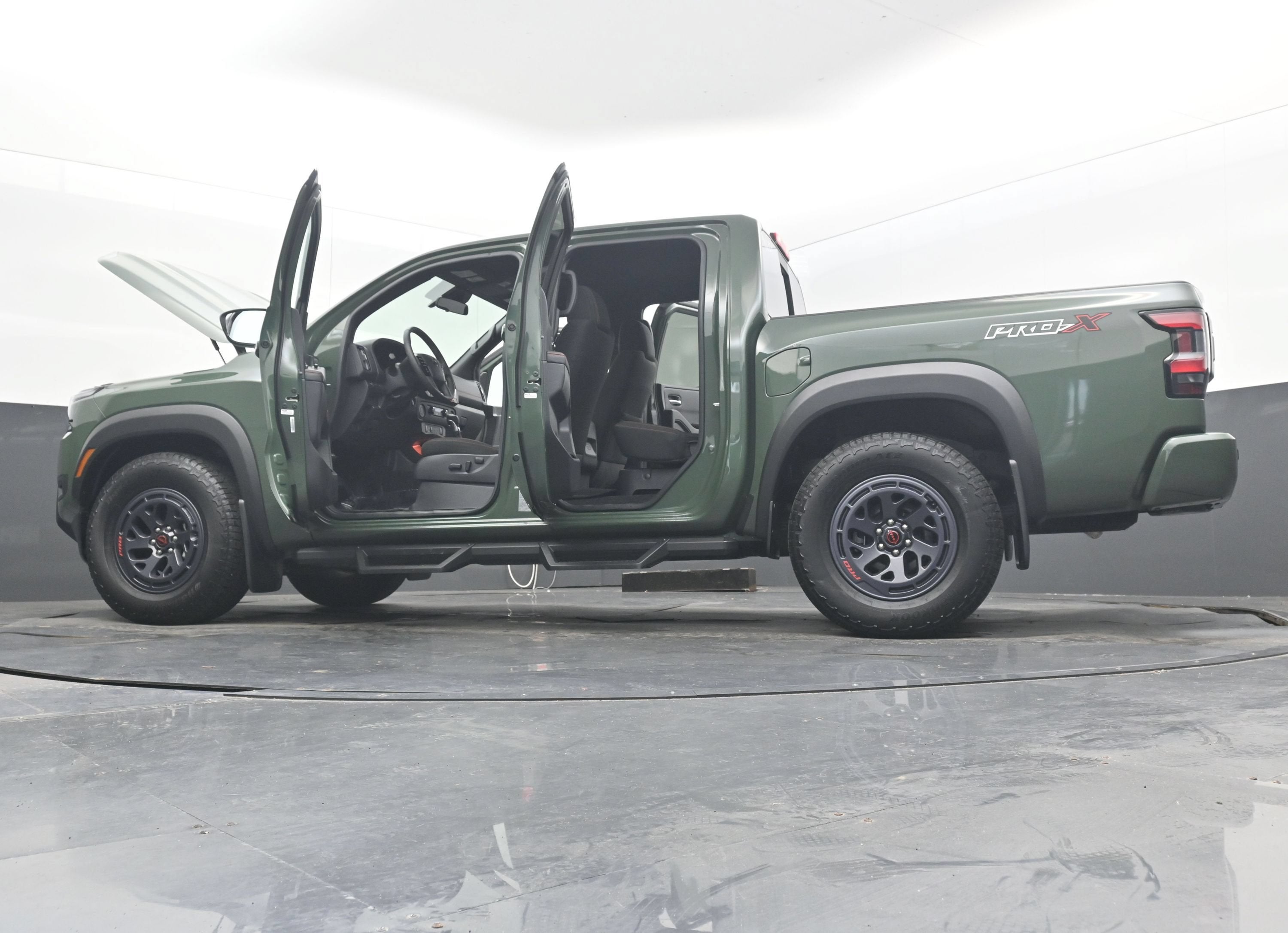 2025 Nissan Frontier Crew Cab PRO-X 4x2