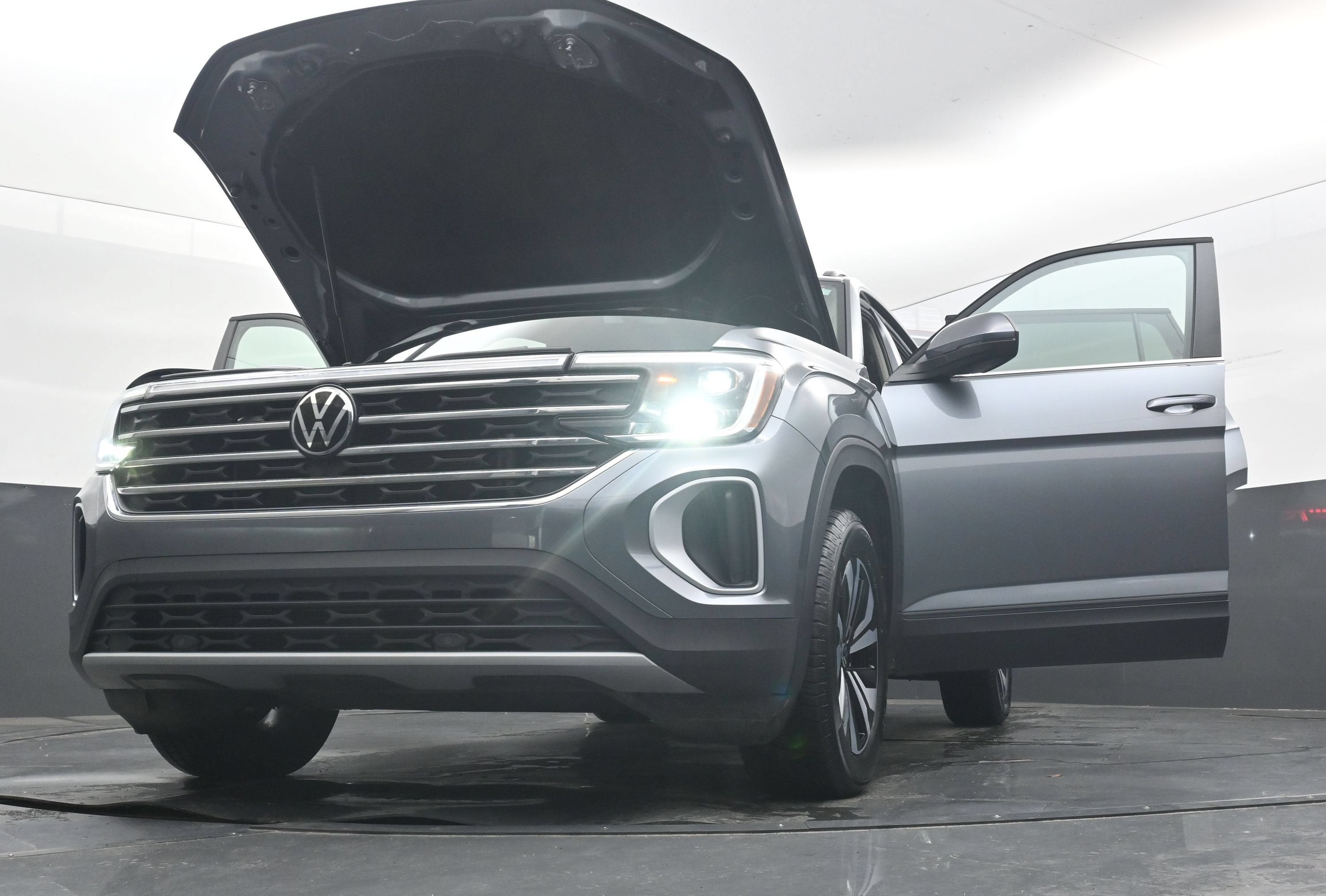 2024 Volkswagen Atlas 2.0T SE