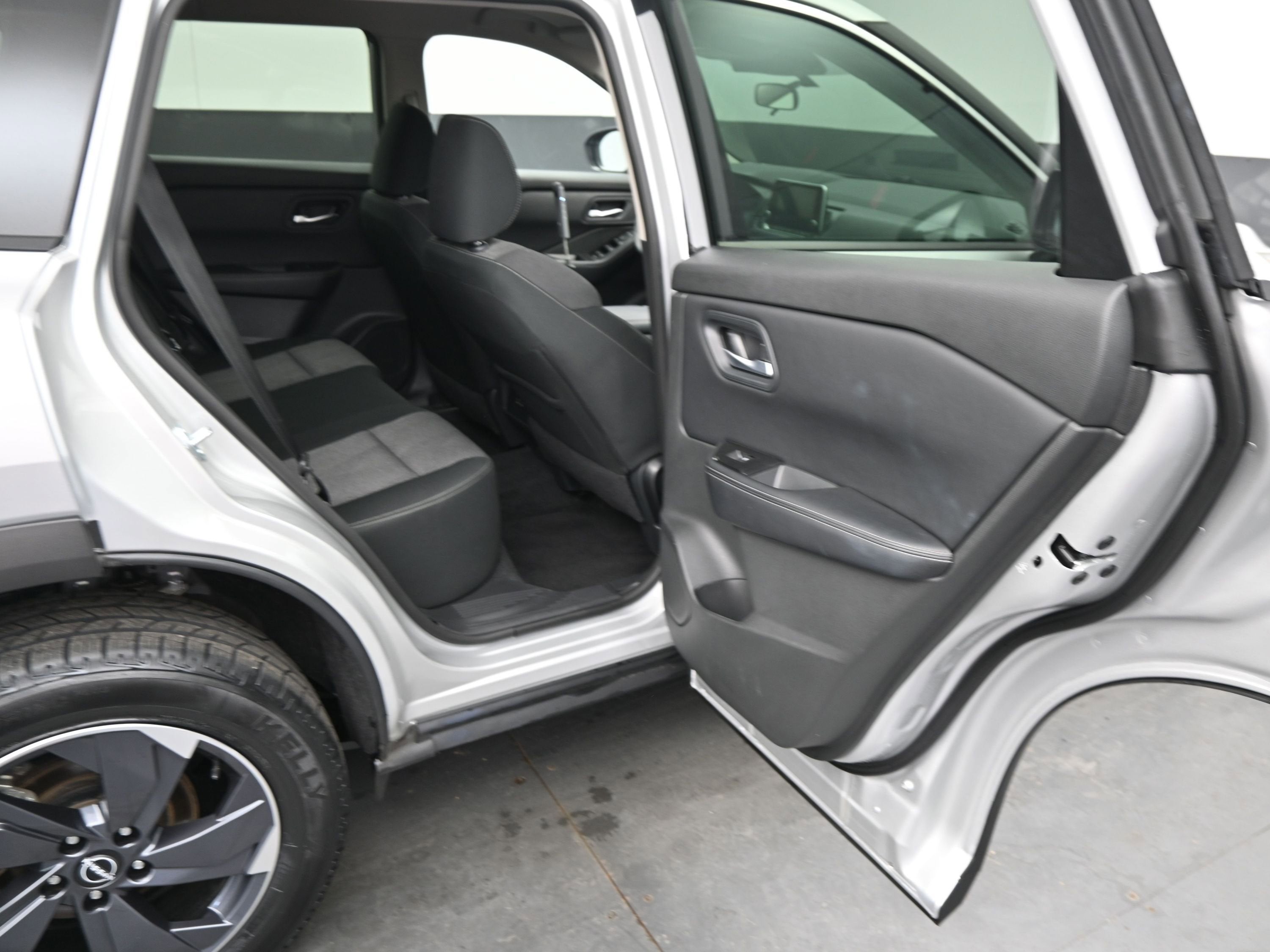 2025 Nissan Rogue SV FWD