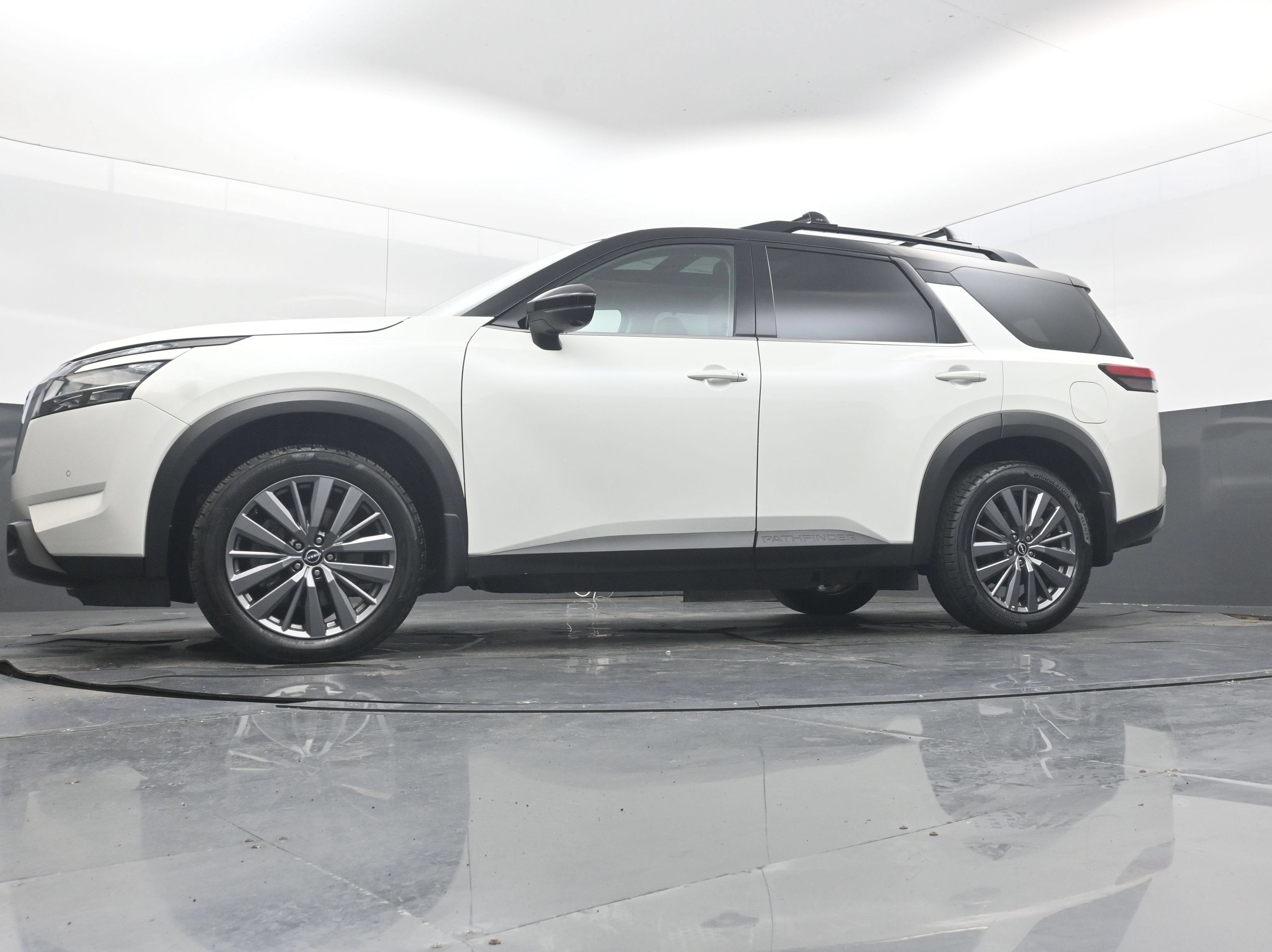 2024 Nissan Pathfinder SL FWD