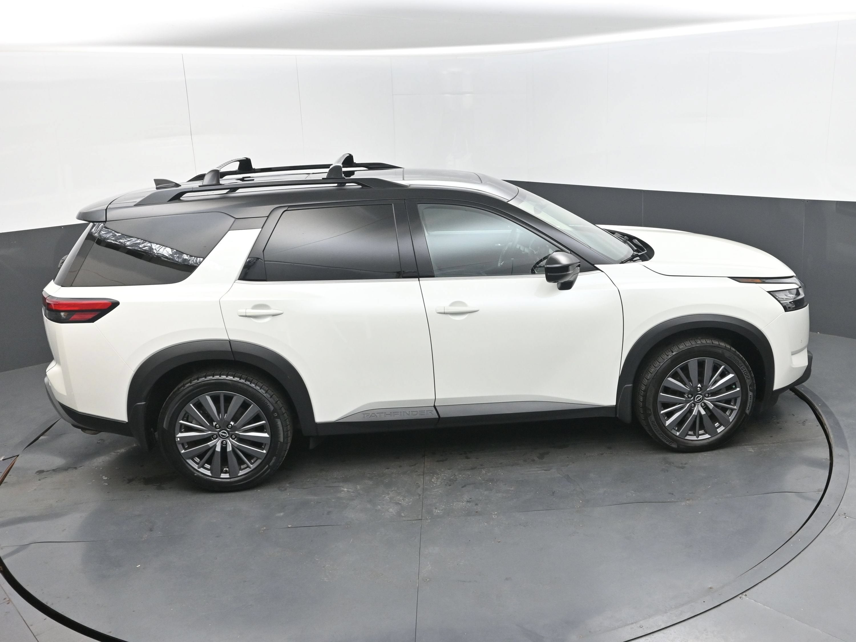 2024 Nissan Pathfinder SL FWD