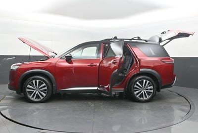 2022 Nissan Pathfinder Platinum 2WD