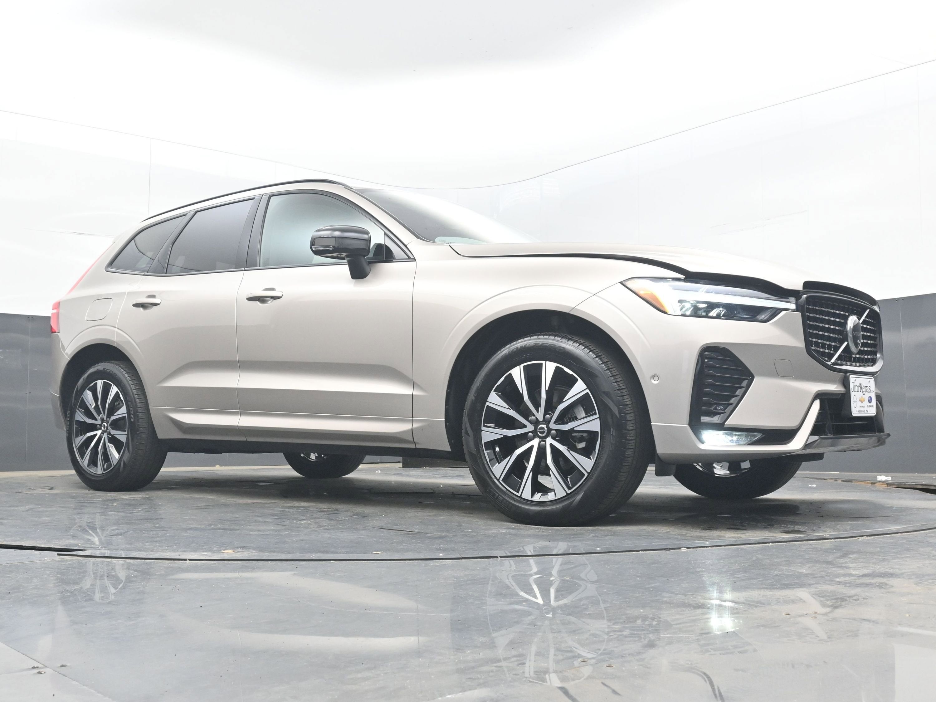 2025 Volvo XC60 B5 Plus