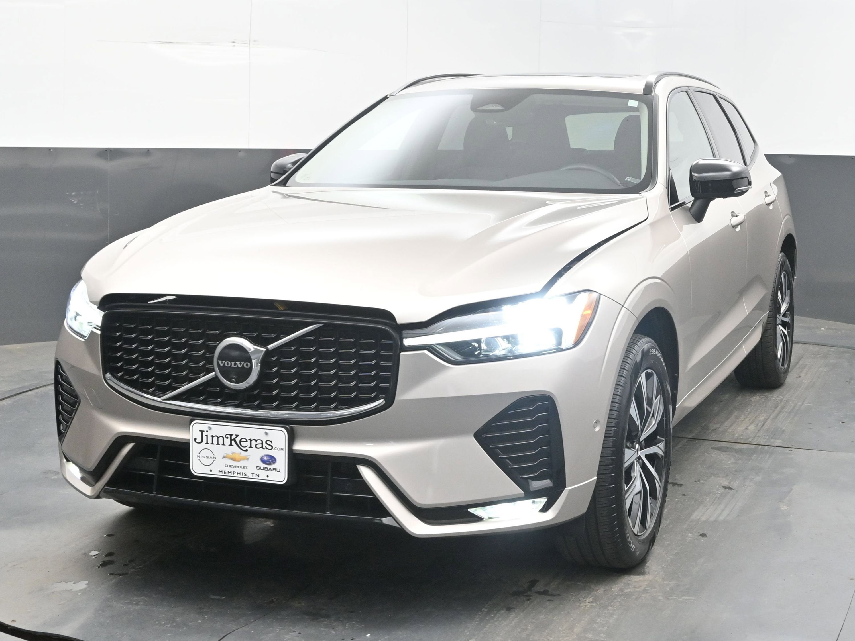 2025 Volvo XC60 B5 Plus