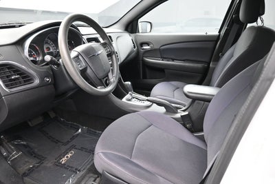 2013 Chrysler 200 LX