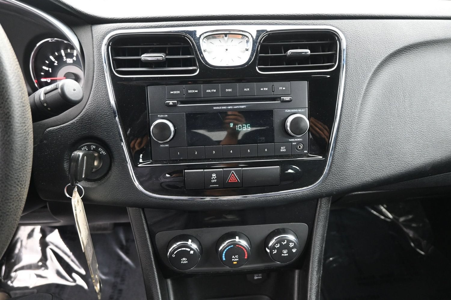 2013 Chrysler 200 LX