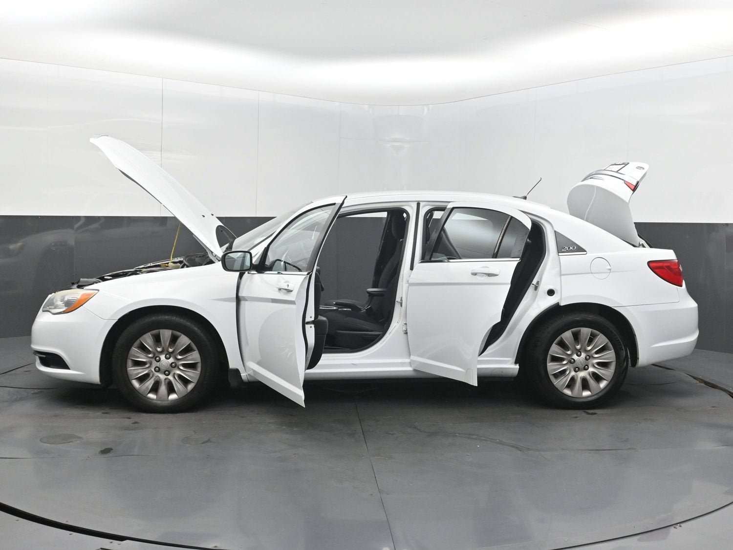 2013 Chrysler 200 LX