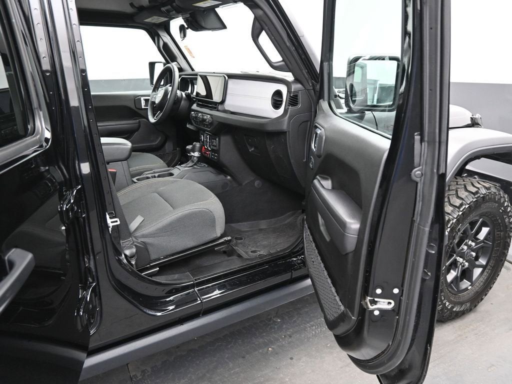 2025 Jeep Wrangler 4-Door Willys 4x4