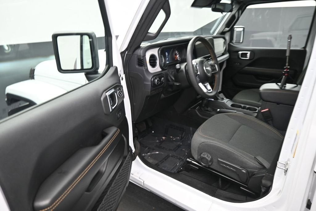 2025 Jeep Wrangler 4-Door Sahara 4x4