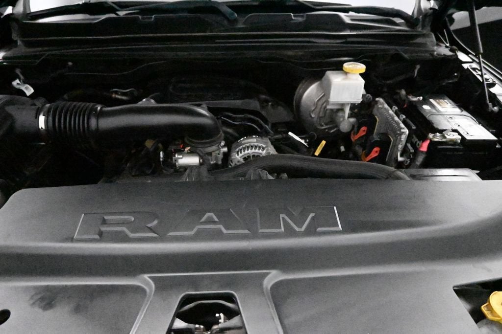 2019 RAM 1500 Laramie Crew Cab 4x2 5'7" Box
