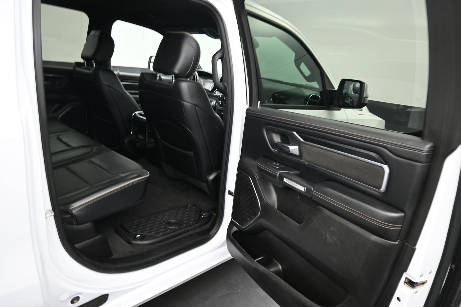 2024 RAM 1500 Laramie Crew Cab 4x4 5'7" Box