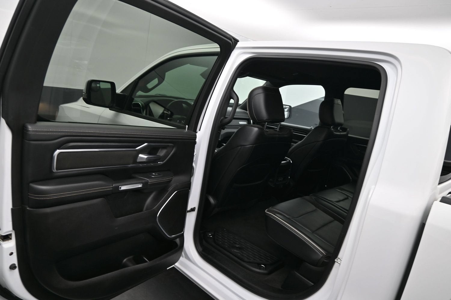 2024 RAM 1500 Laramie Crew Cab 4x4 5'7" Box