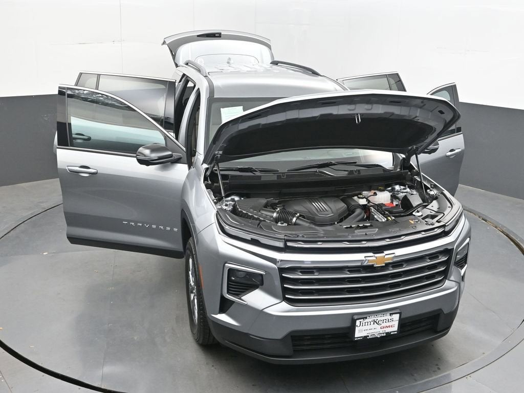 2024 Chevrolet Traverse LT