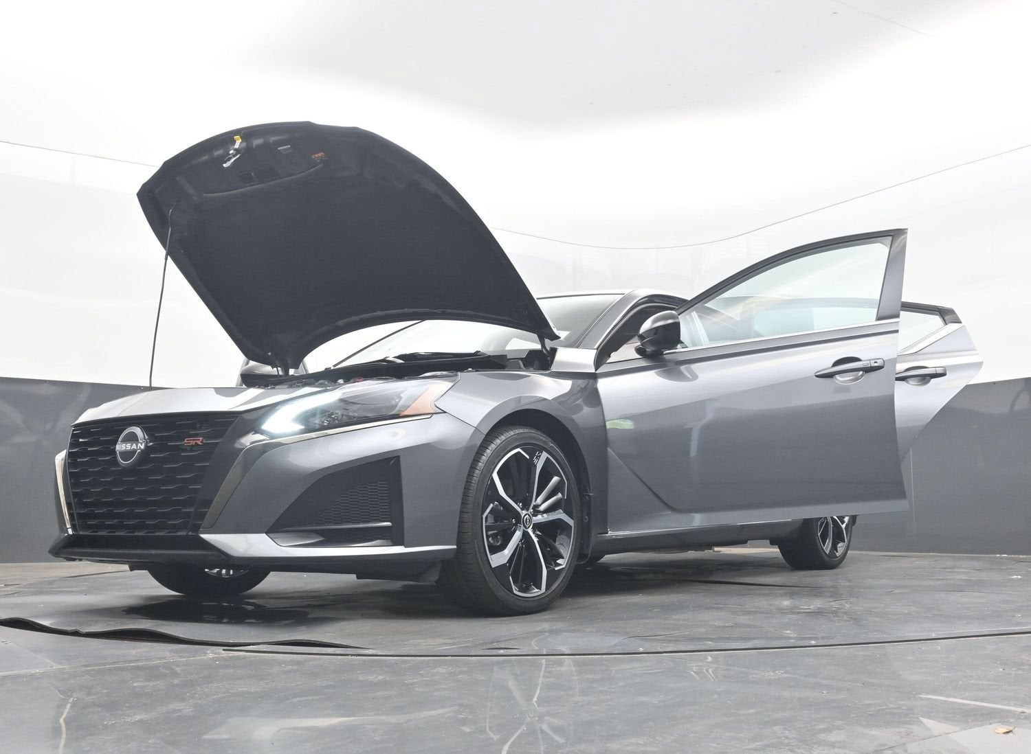 2025 Nissan Altima SR