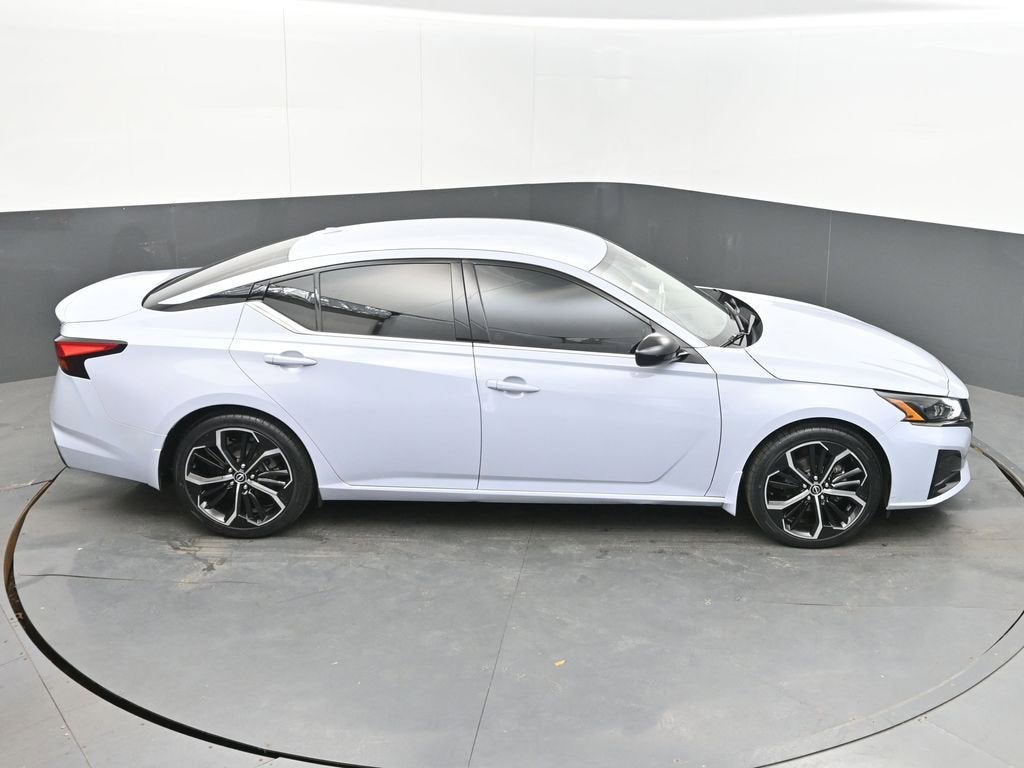 2023 Nissan Altima SR FWD