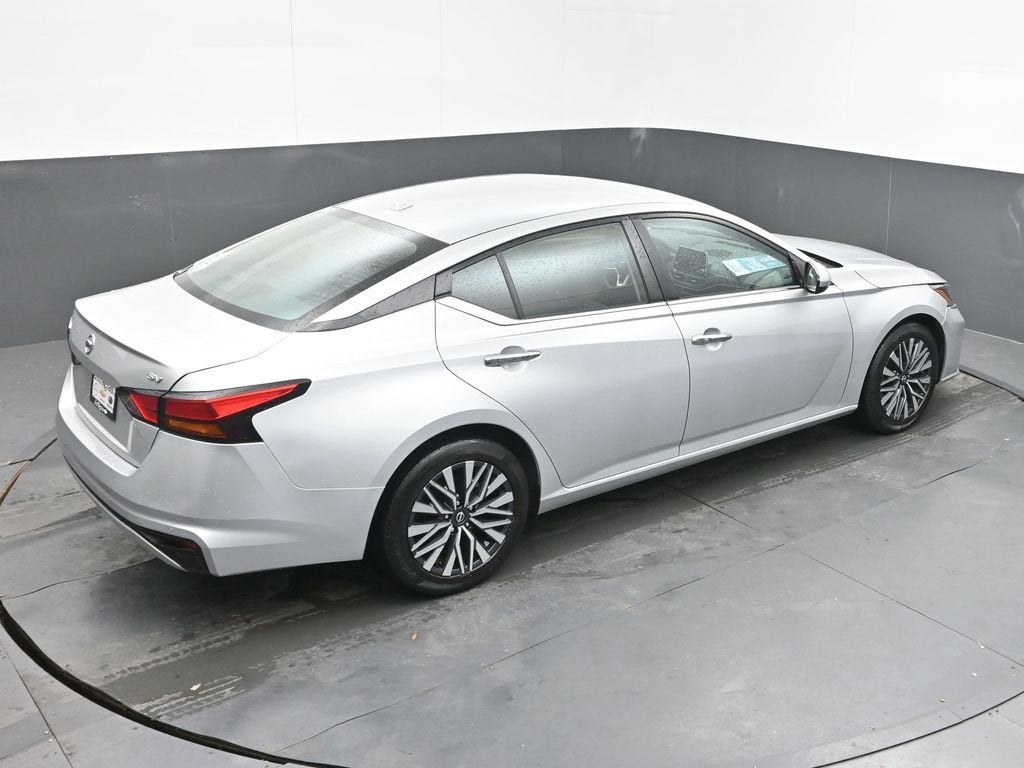 2023 Nissan Altima SV FWD