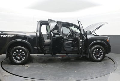 2024 Nissan TITAN Crew Cab PRO-4X 4x4