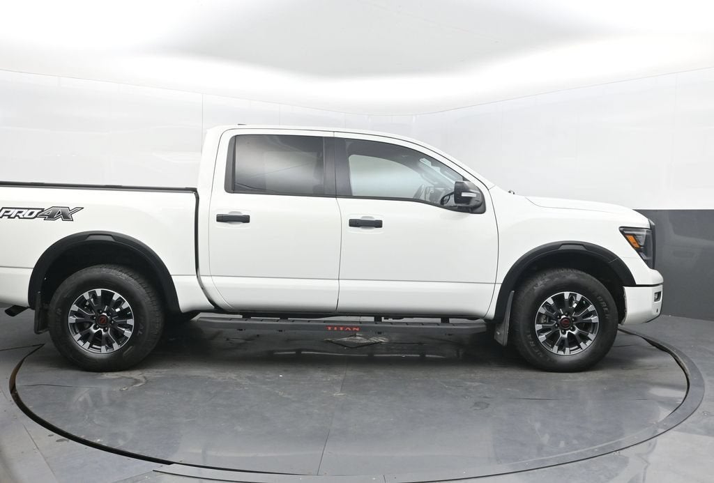 2023 Nissan TITAN Crew Cab PRO-4X 4x4