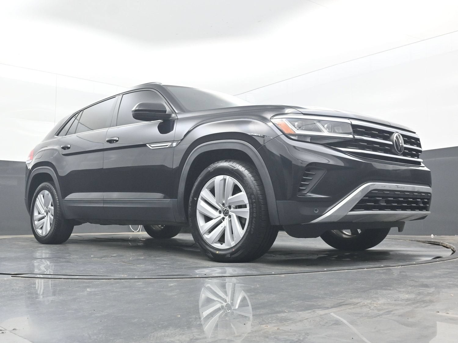 2021 Volkswagen Atlas Cross Sport 2.0T SE w/Technology