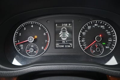 2012 Volkswagen Passat SE w/Sunroof & Nav