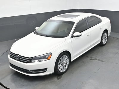 2012 Volkswagen Passat SE w/Sunroof & Nav
