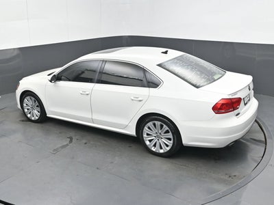 2012 Volkswagen Passat SE w/Sunroof & Nav