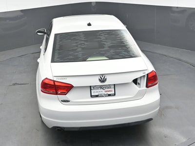 2012 Volkswagen Passat SE w/Sunroof & Nav